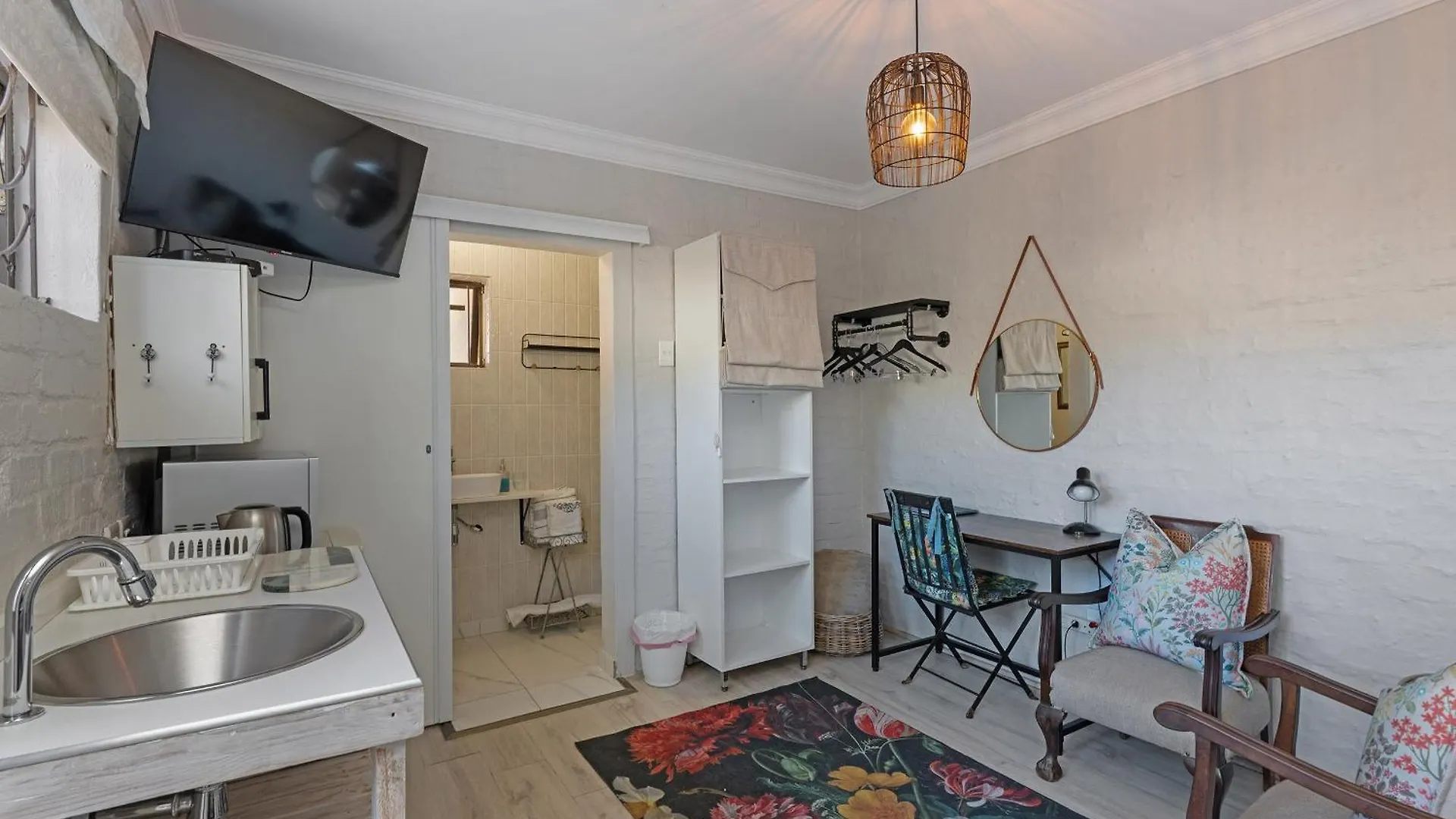 Studio Apartment Bellville 0*,